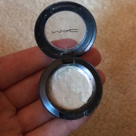 Mac eyeshadow - Picture 2 of 5